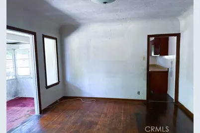 9432 S Hobart Boulevard, Los Angeles, CA 90047 - Photo 6