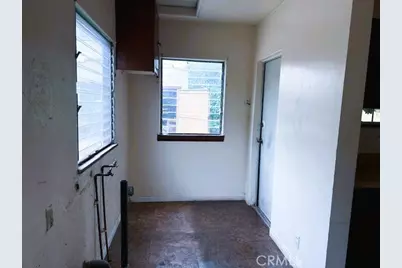 9432 S Hobart Boulevard, Los Angeles, CA 90047 - Photo 10