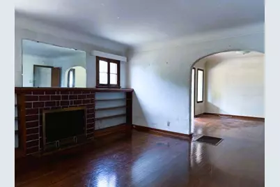 9432 S Hobart Boulevard, Los Angeles, CA 90047 - Photo 2