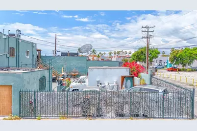 5221 E Beverly Boulevard, Los Angeles, CA 90022 - Photo 10