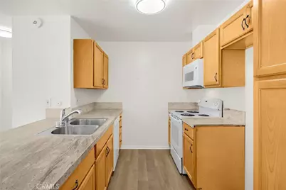 2521 W Sunflower Avenue #R8, Santa Ana, CA 92704 - Photo 10
