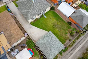 10425 Pace, Los Angeles, CA 90002 - Photo 30