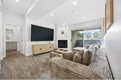 15455 Sherman Way #27, Van Nuys, CA 91406 - Photo 1
