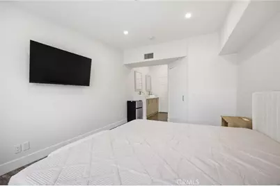15455 Sherman Way #27, Van Nuys, CA 91406 - Photo 12