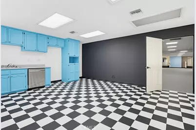 129 W 5th Street, Long Beach, CA 90802 - Photo 36