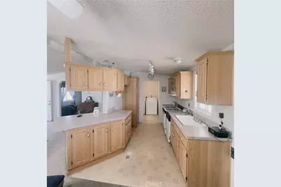 35 Maple Via, Anaheim, CA 92801 - Photo 6