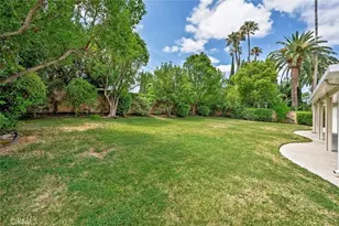 22430 Collins St, Woodland Hills, CA 91367 - Photo 58