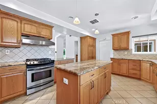 22430 Collins St, Woodland Hills, CA 91367 - Photo 30