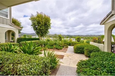 56 Glenalmond, Ladera Ranch, CA 92694 - Photo 2