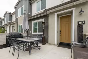3562 E Moonlight St, Ontario, CA 91761 - Photo 2