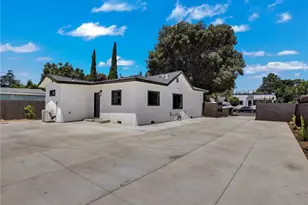 1050 W Chestnut Ave, Santa Ana, CA 92703 - Photo 4
