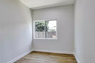 1050 W Chestnut Ave, Santa Ana, CA 92703 - Photo 24