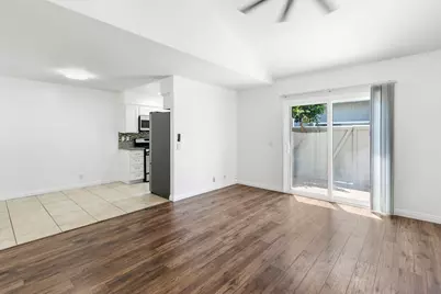 2670 W Segerstrom #A, Santa Ana, CA 92704 - Photo 2