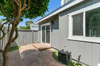 2670 W Segerstrom #A, Santa Ana, CA 92704 - Photo 8