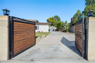 1099 Salinas, Costa Mesa, CA 92626 - Photo 38
