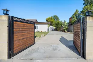 1099 Salinas, Costa Mesa, CA 92626 - Photo 38