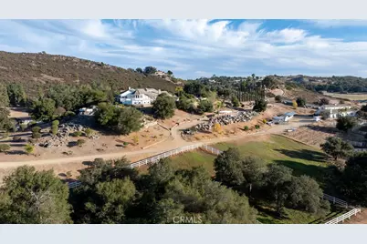 40075 Avenida La Cresta, Murrieta, CA 92562 - Photo 68