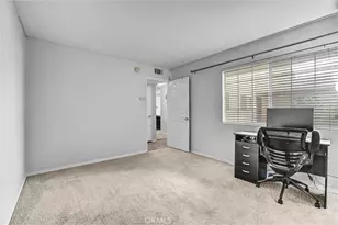 5500 Owensmouth Ave, Woodland Hills, CA 91367 - Photo 26