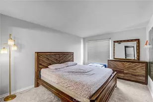 5500 Owensmouth Ave, Woodland Hills, CA 91367 - Photo 18