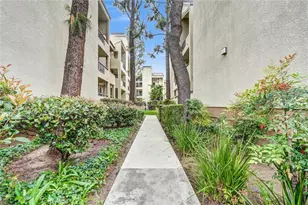 5500 Owensmouth Ave, Woodland Hills, CA 91367 - Photo 2