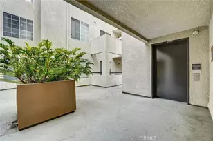5500 Owensmouth Ave, Woodland Hills, CA 91367 - Photo 4