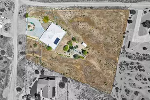 5295 Snow Line Dr, Phelan, CA 92371 - Photo 4