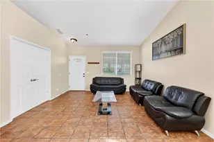 17305 Redmaple St, Fontana, CA 92337 - Photo 8