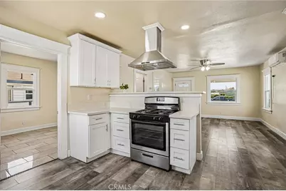 924 Frigate Avenue, Wilmington, CA 90744 - Photo 8