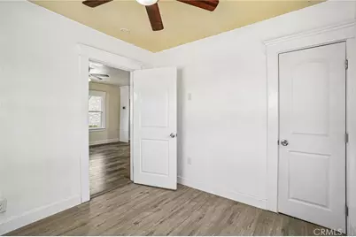 924 Frigate Avenue, Wilmington, CA 90744 - Photo 14