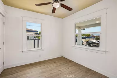 924 Frigate Avenue, Wilmington, CA 90744 - Photo 12