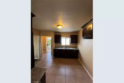 207 W 85th Place, Los Angeles, CA 90003 - Photo 18