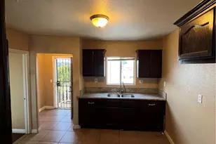 207 W 85th Pl, Los Angeles, CA 90003 - Photo 18