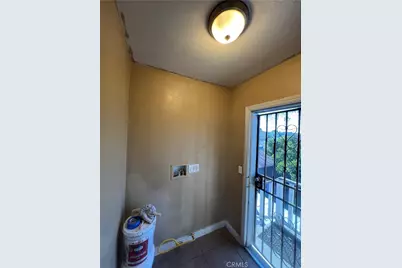 207 W 85th Place, Los Angeles, CA 90003 - Photo 22