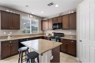 3833 Quartzite, San Bernardino, CA 92407 - Photo 8