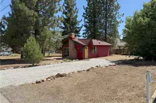 936 Pinon Ln, Big Bear City, CA 92314 - Photo 2