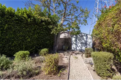 11117 Sylvan Street, North Hollywood, CA 91606 - Photo 30