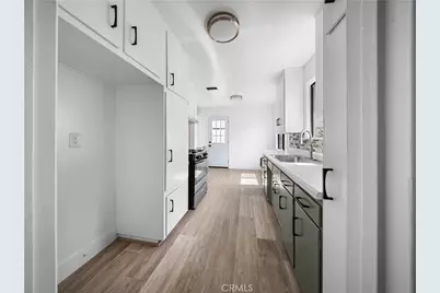 2031 S Center Street, Santa Ana, CA 92704 - Photo 6