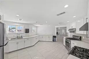 122 S Colombo Ln, Tustin, CA 92780 - Photo 32