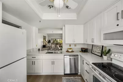 9 Canyon Island, Newport Beach, CA 92660 - Photo 14