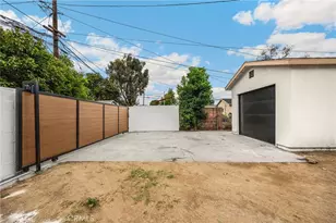 2014 Easy Ave, Long Beach, CA 90810 - Photo 32
