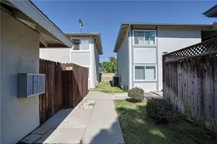 17882 Baron Cir, Huntington Beach, CA 92647 - Photo 4