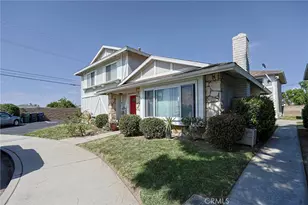17882 Baron Cir, Huntington Beach, CA 92647 - Photo 2