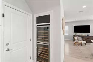 250 W Ridgewood, Long Beach, CA 90805 - Photo 12