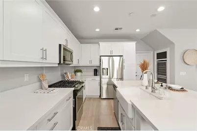 250 W Ridgewood, Long Beach, CA 90805 - Photo 10