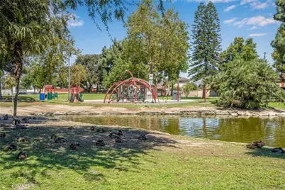 4237 Larwin, Cypress, CA 90630 - Photo 38