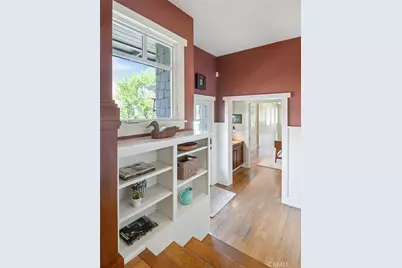 298 Granada Avenue, Long Beach, CA 90803 - Photo 18