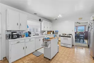 10140 Lindale, Bellflower, CA 90706 - Photo 44