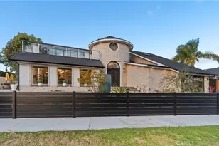 16572 Carousel, Huntington Beach, CA 92649 - Photo 32