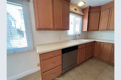 1023 E 1st #17, Long Beach, CA 90802 - Photo 14
