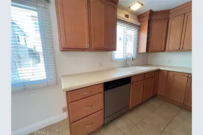 1023 E 1st #17, Long Beach, CA 90802 - Photo 16